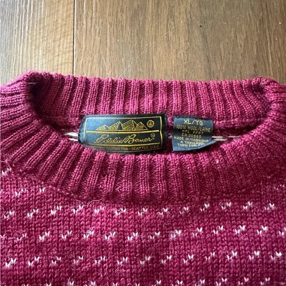 Red and white XL Eddie Bauer sweater - Picture 2 of 2
